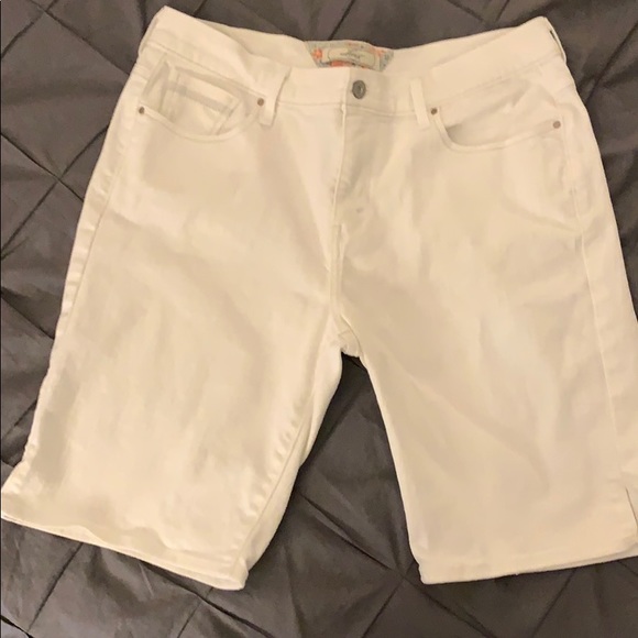 levis white jean shorts